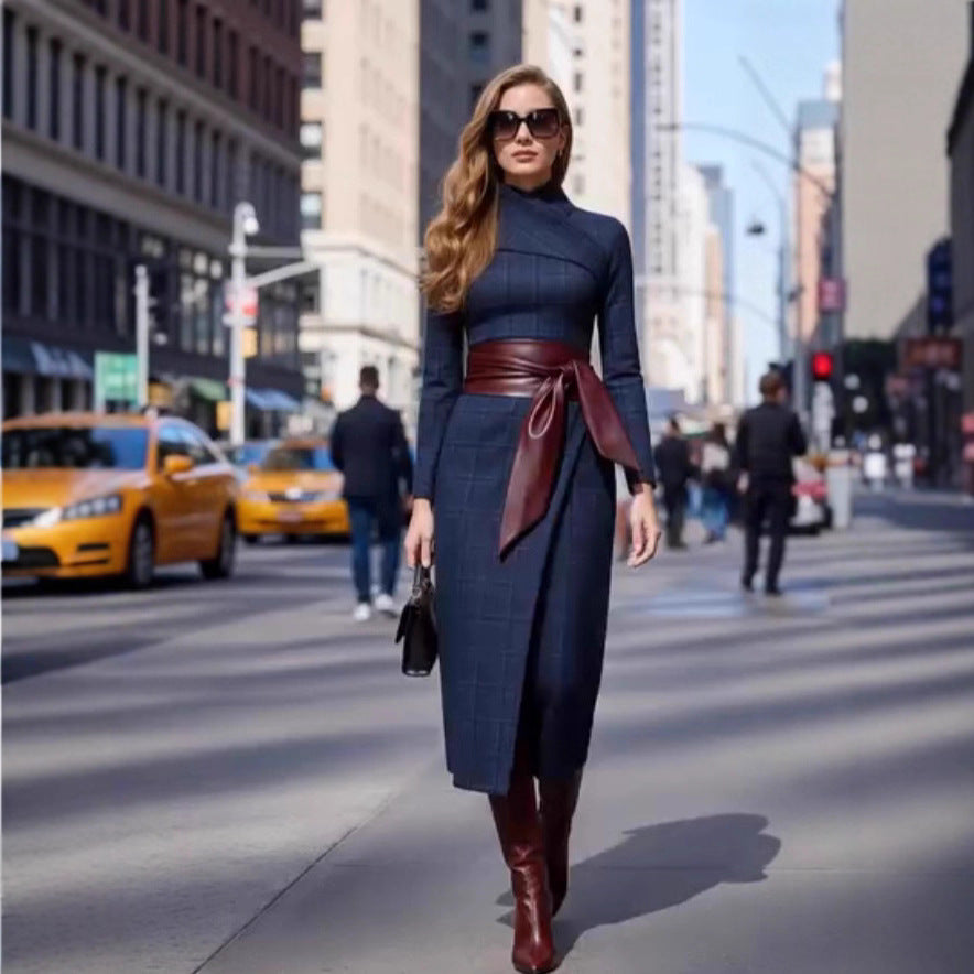 Disponible en pré-commande : Robe élégante et sophistiquée avec ceinture.