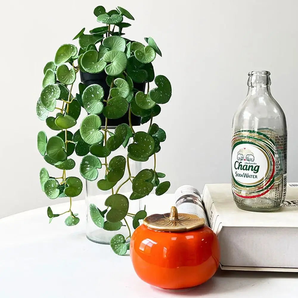 Décoration murale réaliste avec des plantes artificielles