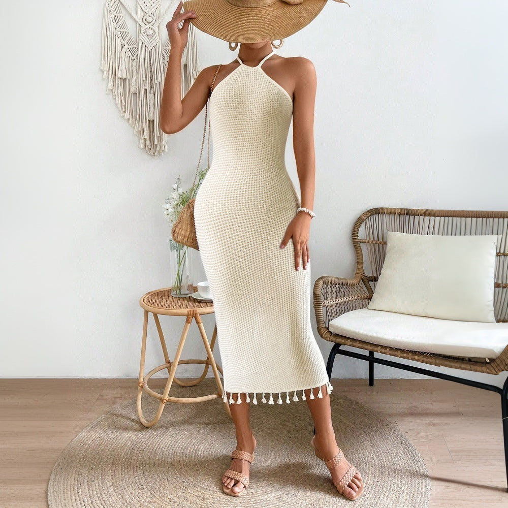 Disponible en pré-commande : Robe dos nu à lacets et pompons